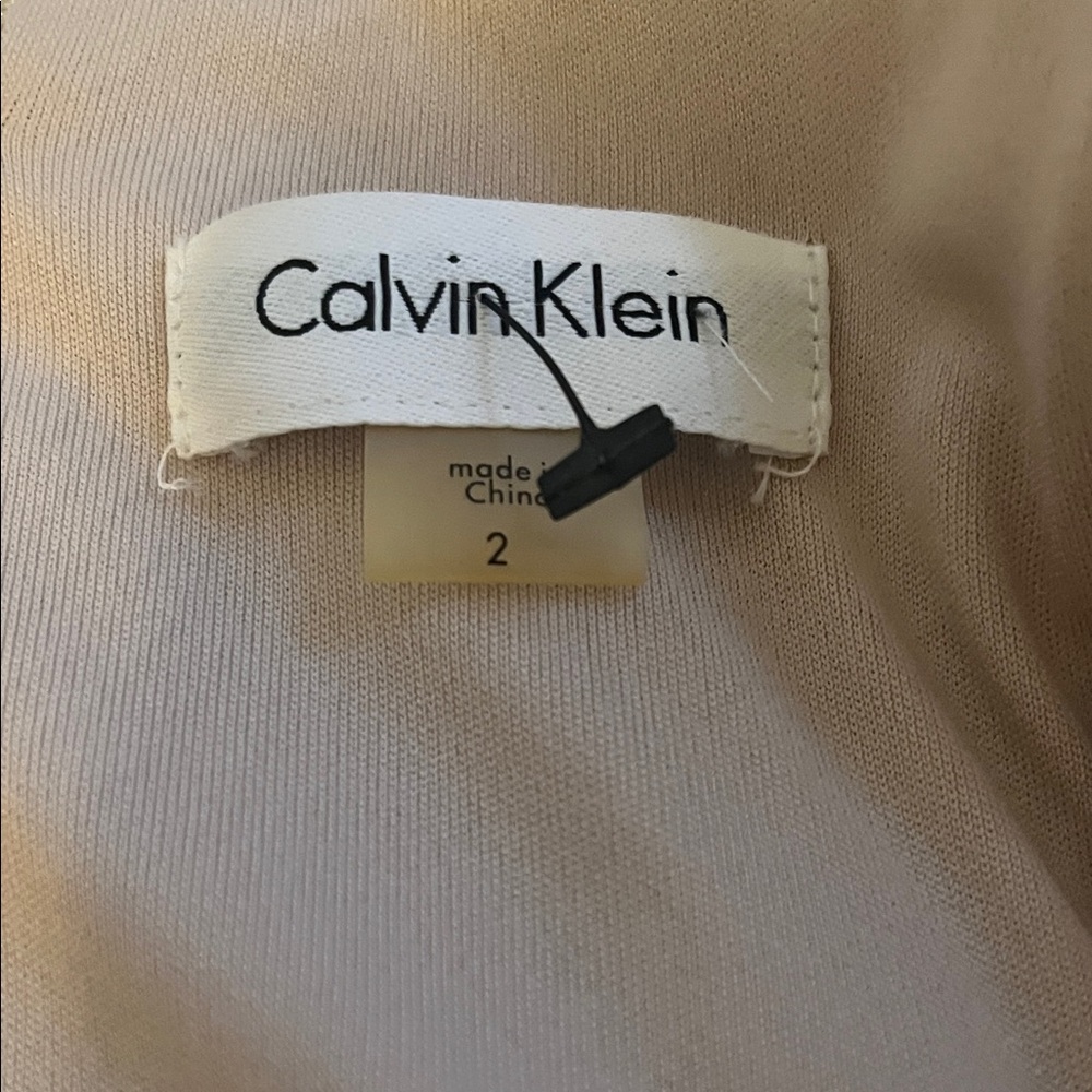 Calvin Klein - Picture 2 of 4